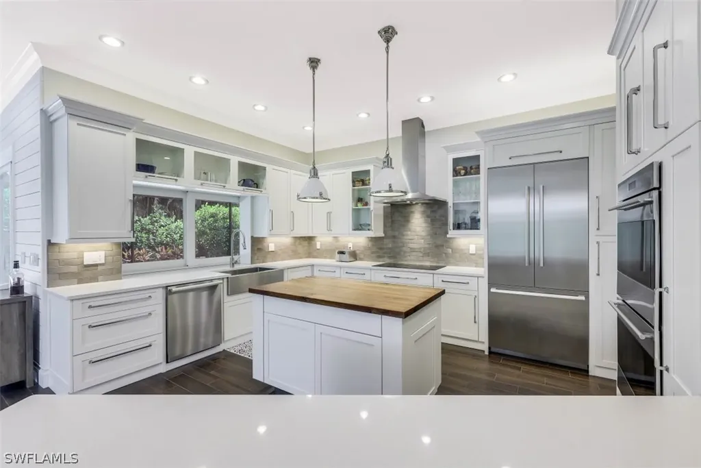 2070 Mission Drive Naples FL 34109