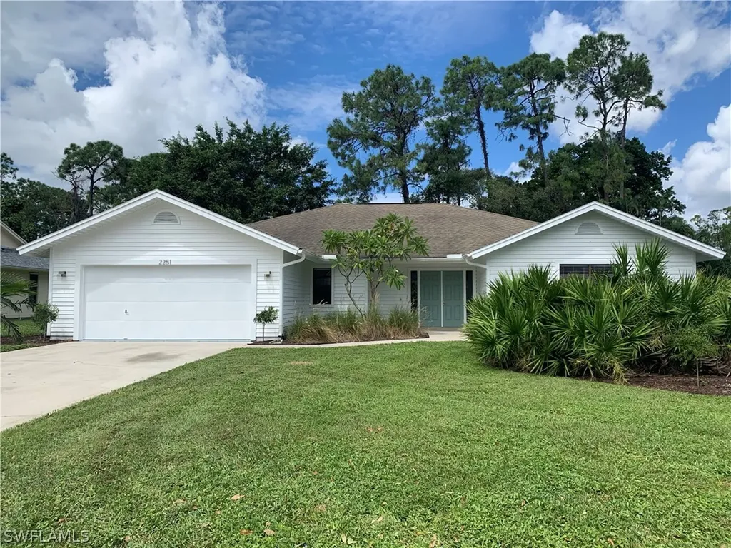 2251 Queens Way Naples FL 34112