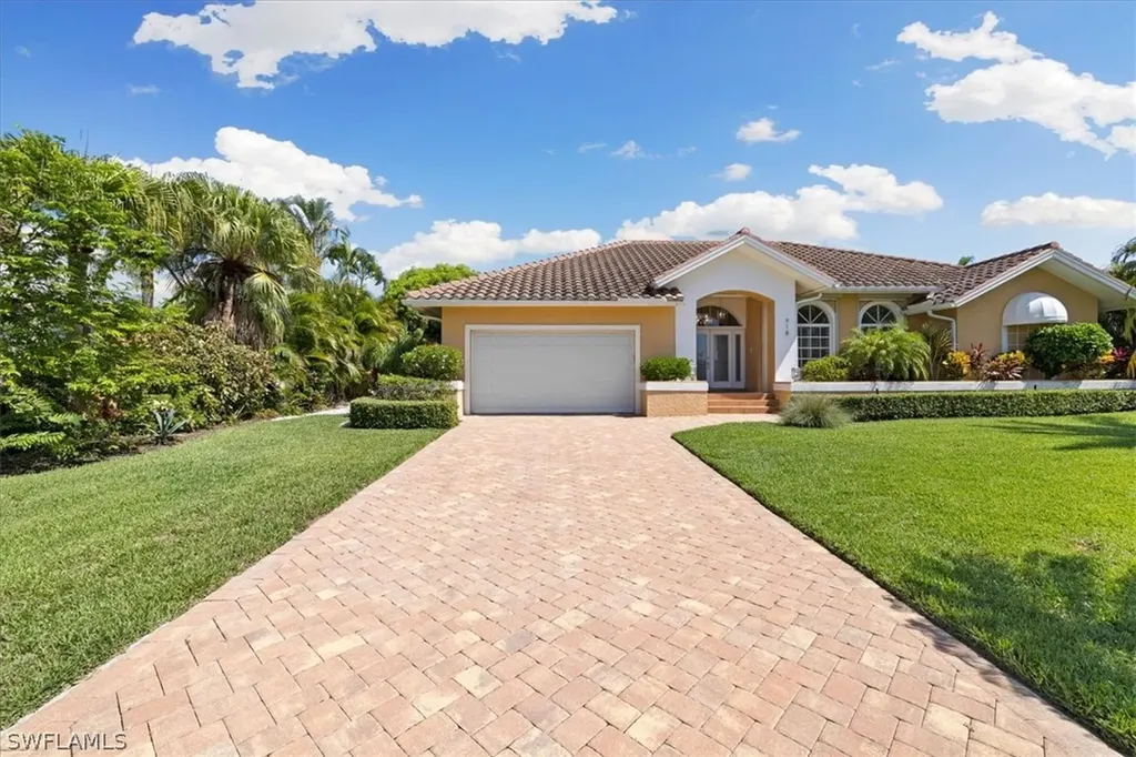 918 S Joy Circle Marco Island FL 34145