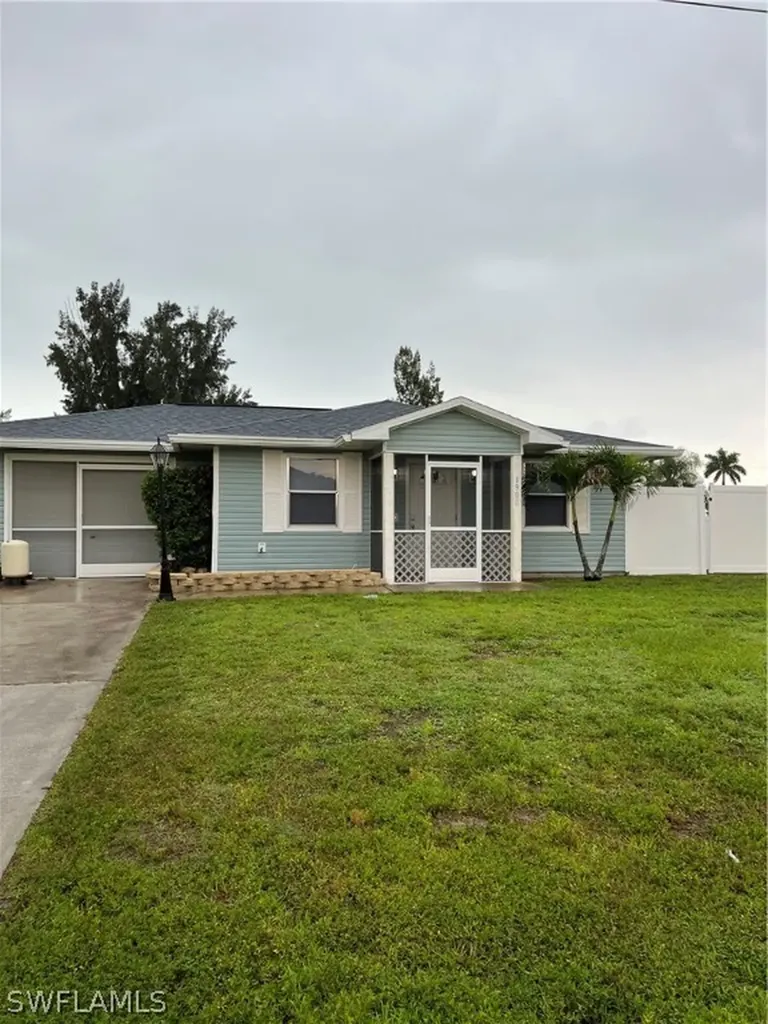 1900 NE 5th Court Cape Coral FL 33909