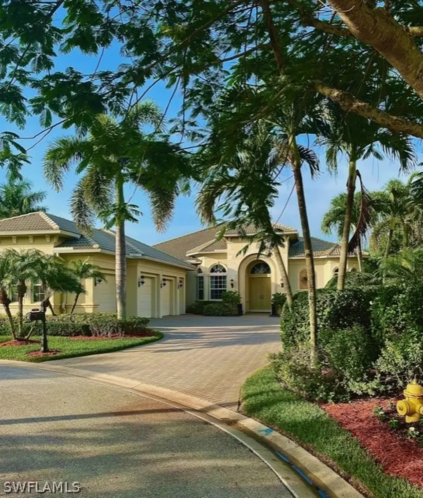 5812 Bromelia Court Naples FL 34119