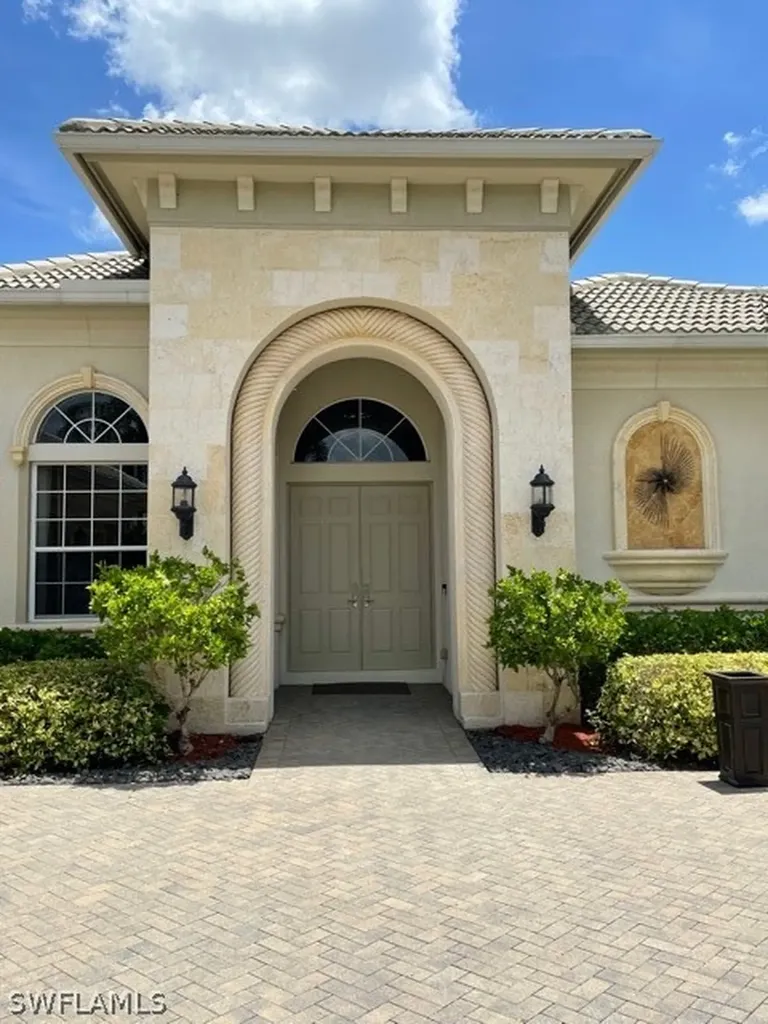 5812 Bromelia Court Naples FL 34119