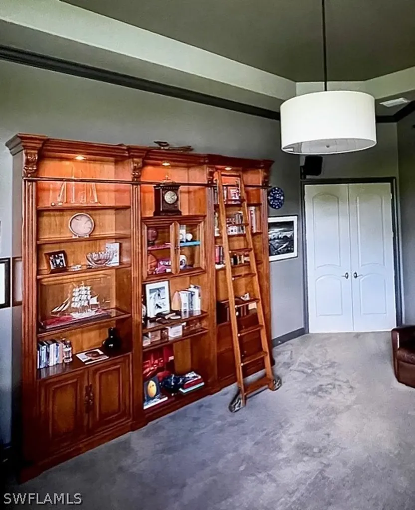 5812 Bromelia Court Naples FL 34119