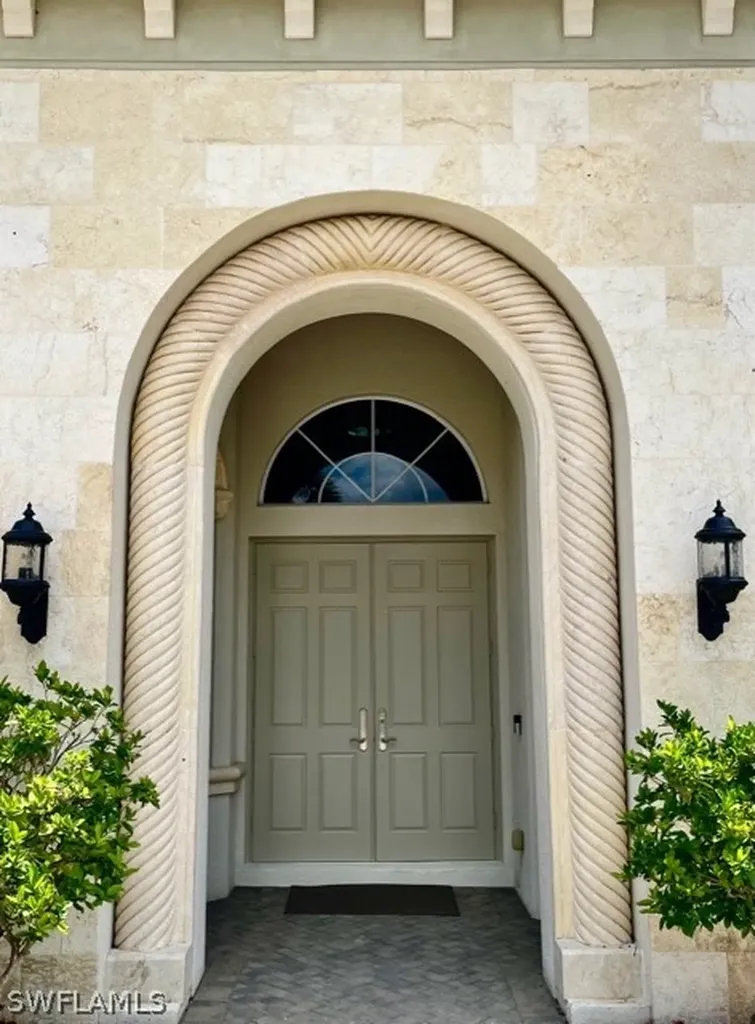 5812 Bromelia Court Naples FL 34119