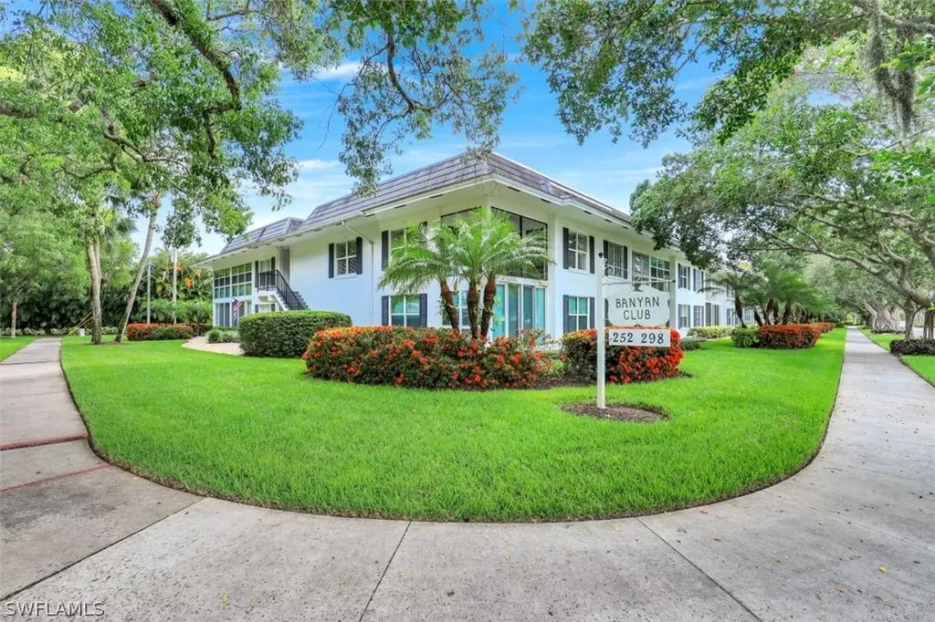 Naples FL, 262 Banyan Boulevard, Unit 262
