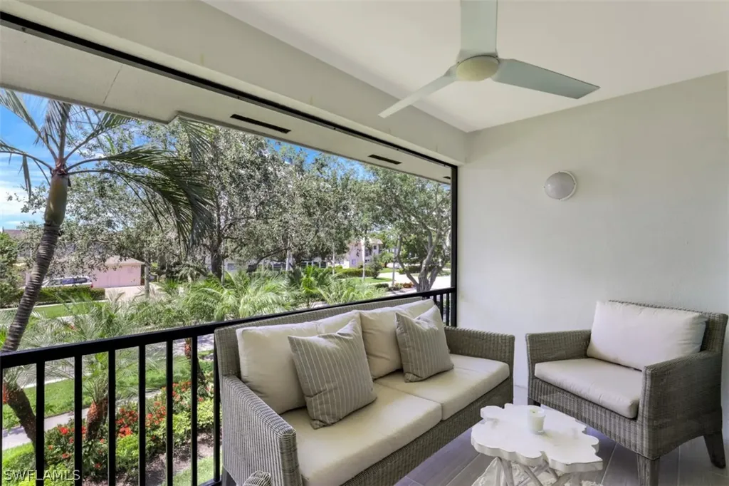 262 Banyan Boulevard Naples FL 34102