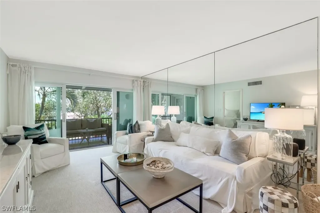 262 Banyan Boulevard Naples FL 34102