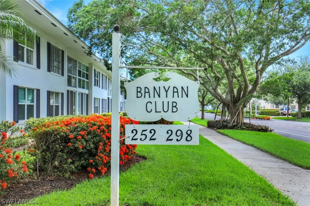 262 Banyan Boulevard Naples FL 34102