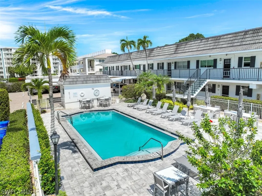 262 Banyan Boulevard Naples FL 34102