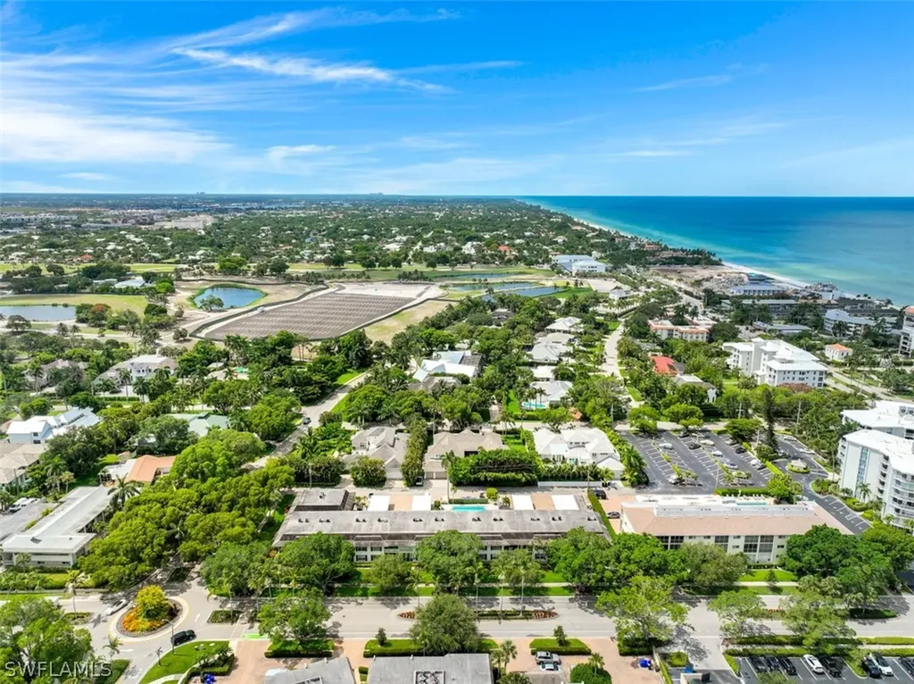 262 Banyan Boulevard Naples FL 34102
