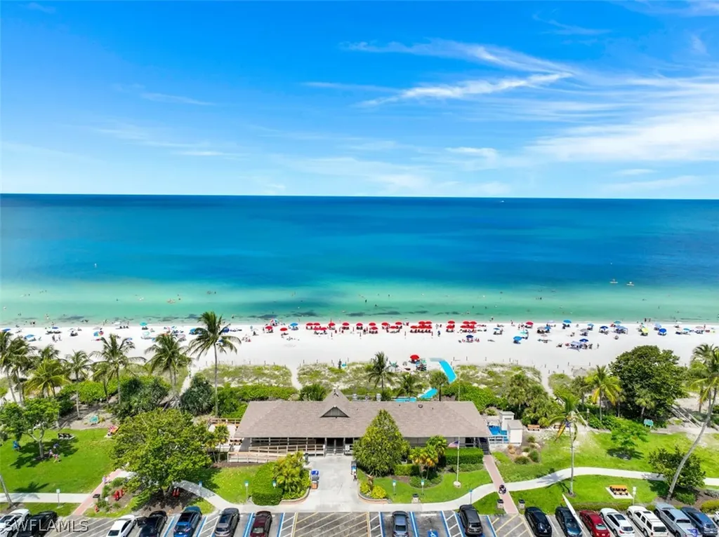 262 Banyan Boulevard Naples FL 34102