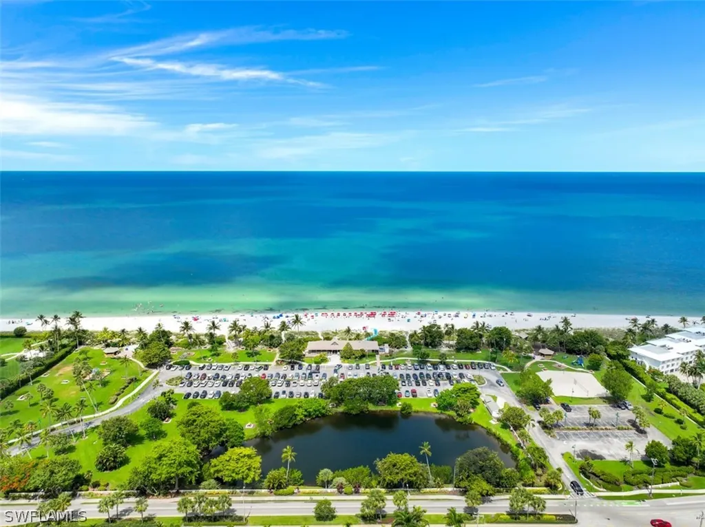 262 Banyan Boulevard Naples FL 34102