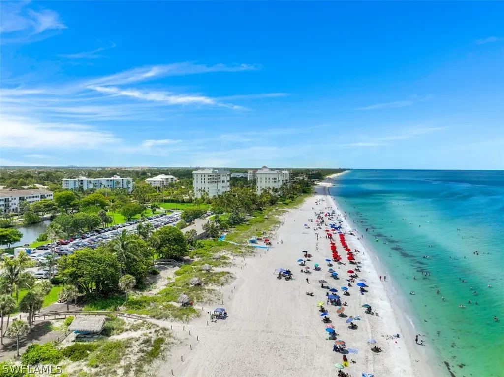 262 Banyan Boulevard Naples FL 34102