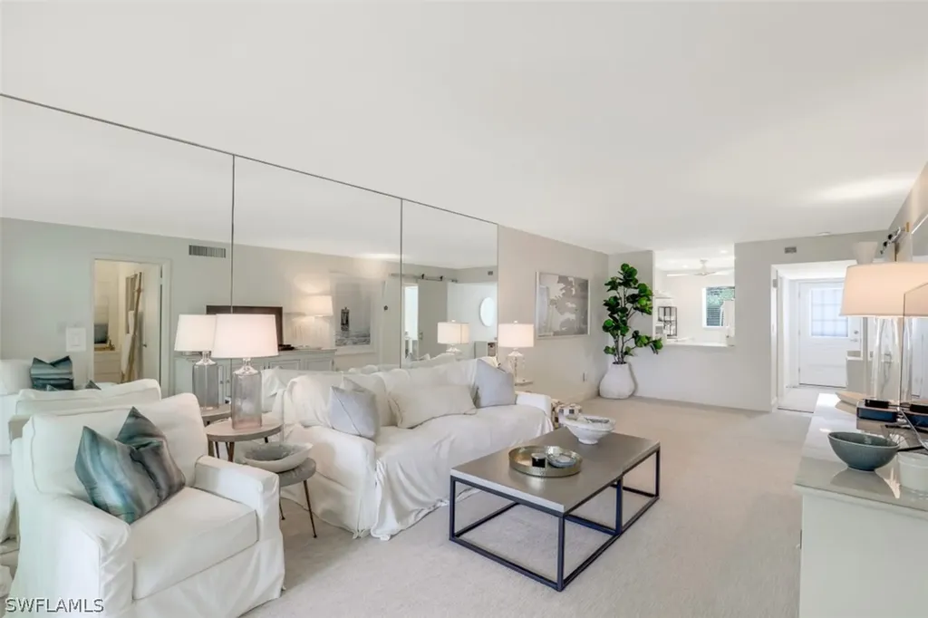262 Banyan Boulevard Naples FL 34102