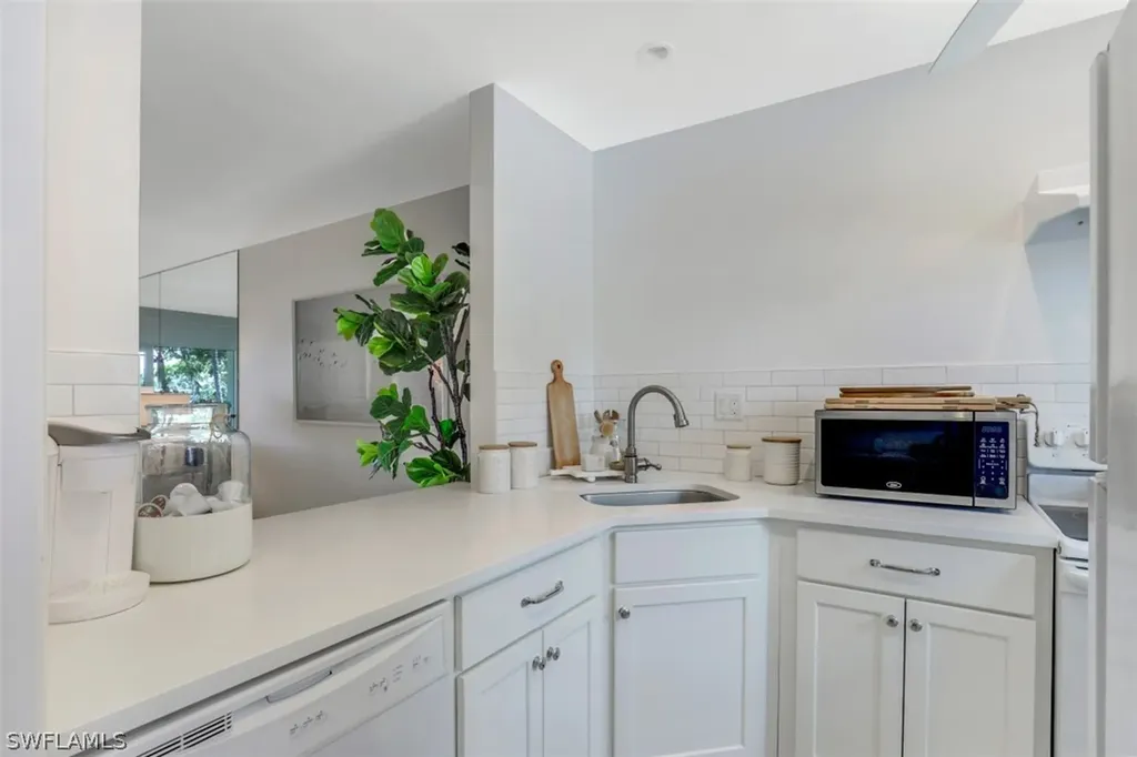 262 Banyan Boulevard Naples FL 34102