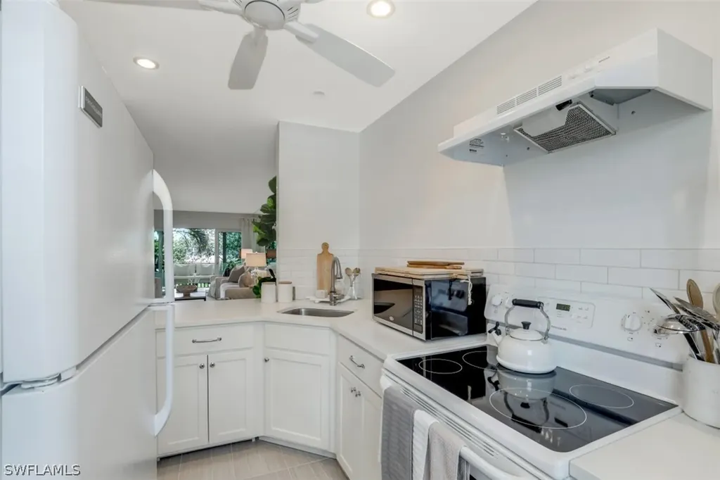 262 Banyan Boulevard Naples FL 34102