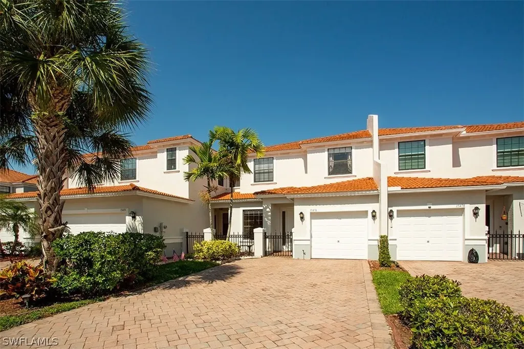Naples FL, 15474 Summit Place Circle, Unit 120
