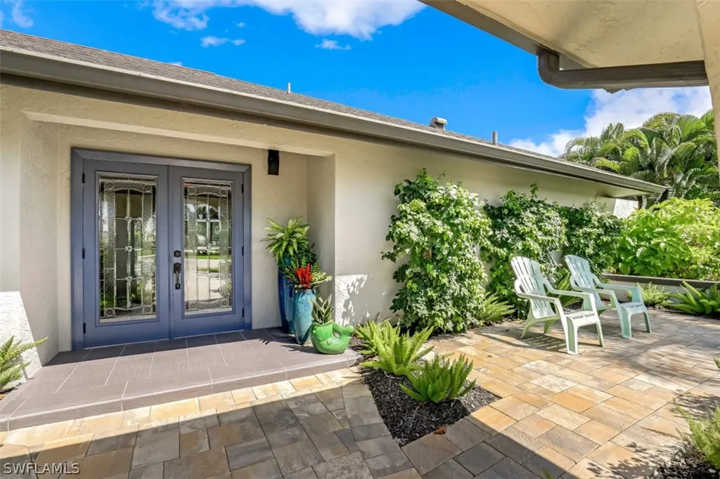 2201 Noble Court Naples FL 34110