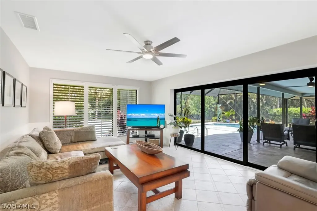 2201 Noble Court Naples FL 34110