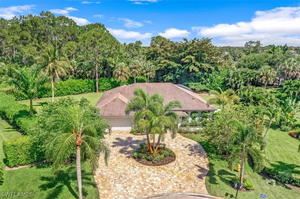 2201 Noble Court Naples FL 34110