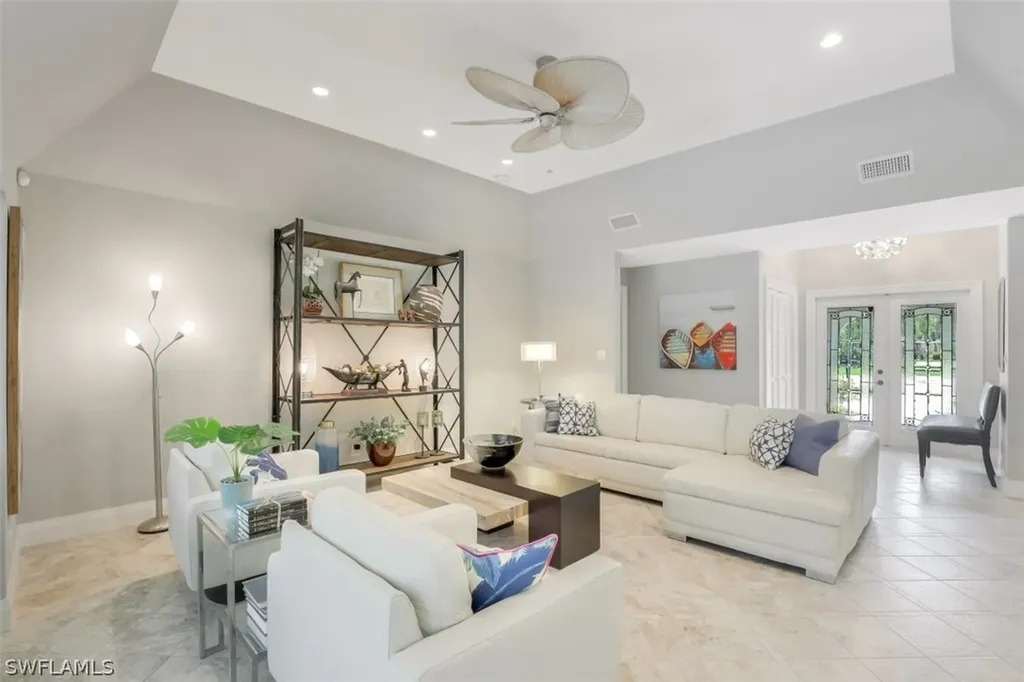 2201 Noble Court Naples FL 34110