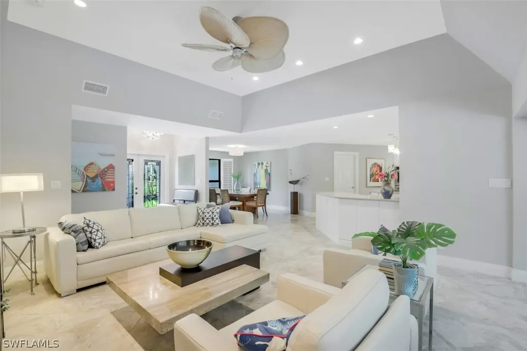 2201 Noble Court Naples FL 34110