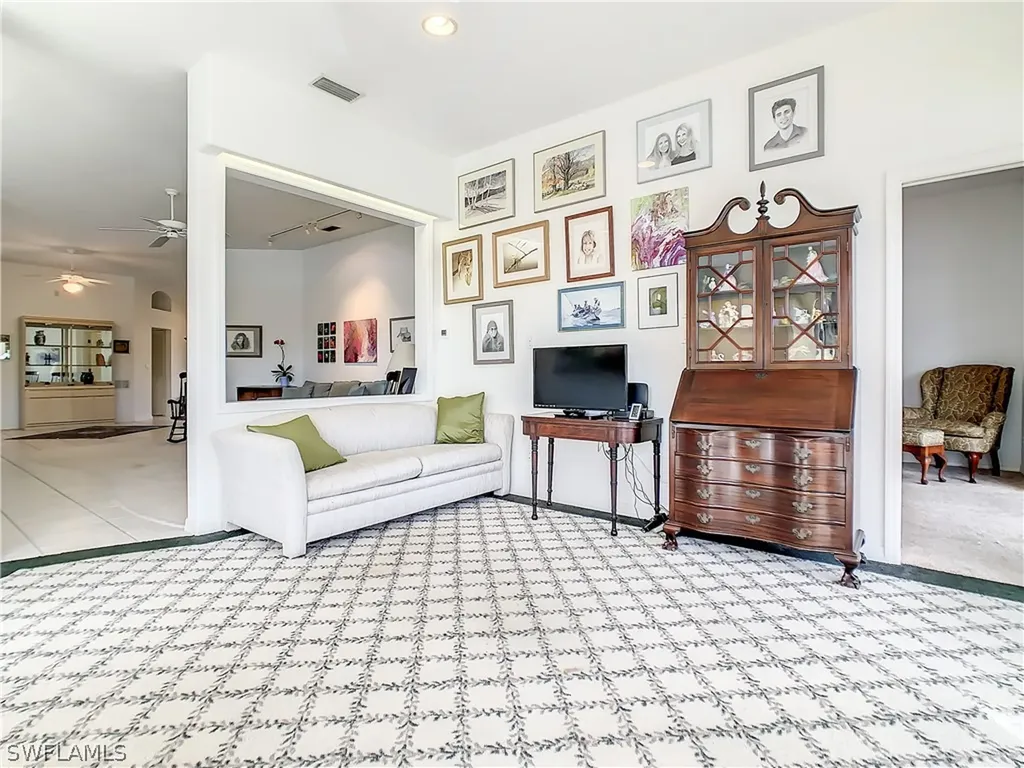 157 Vista Lane Naples FL 34119