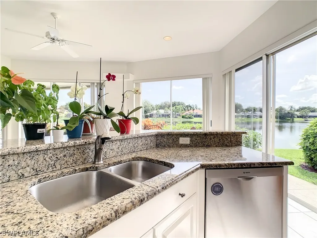 157 Vista Lane Naples FL 34119