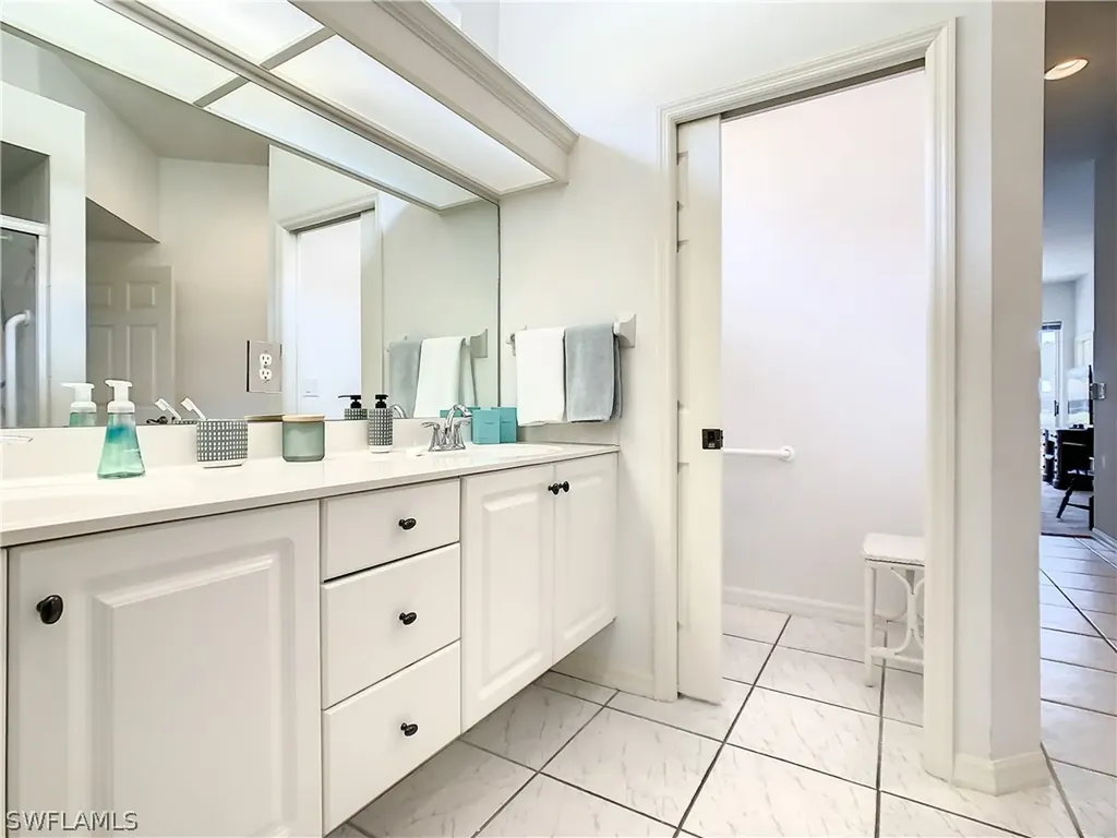 157 Vista Lane Naples FL 34119