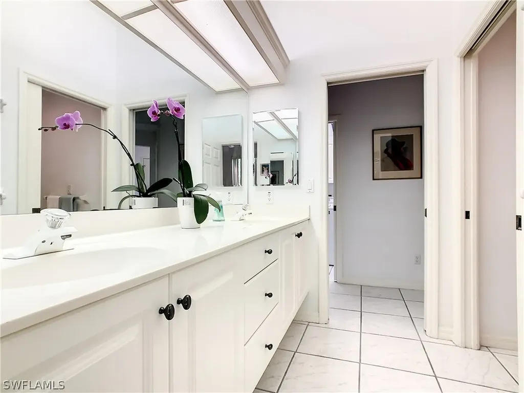 157 Vista Lane Naples FL 34119