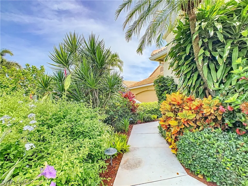 157 Vista Lane Naples FL 34119