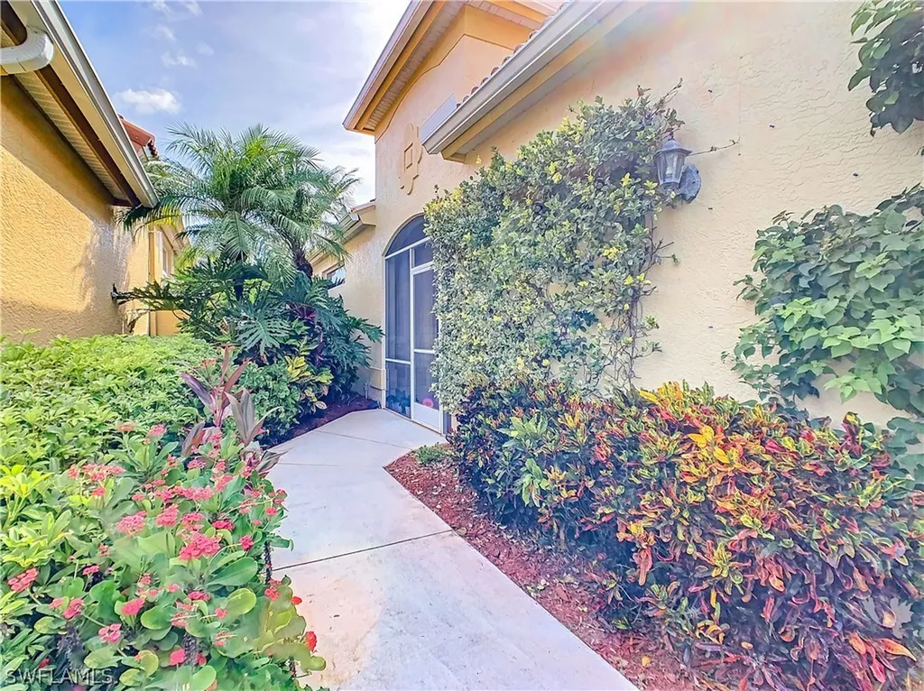 157 Vista Lane Naples FL 34119