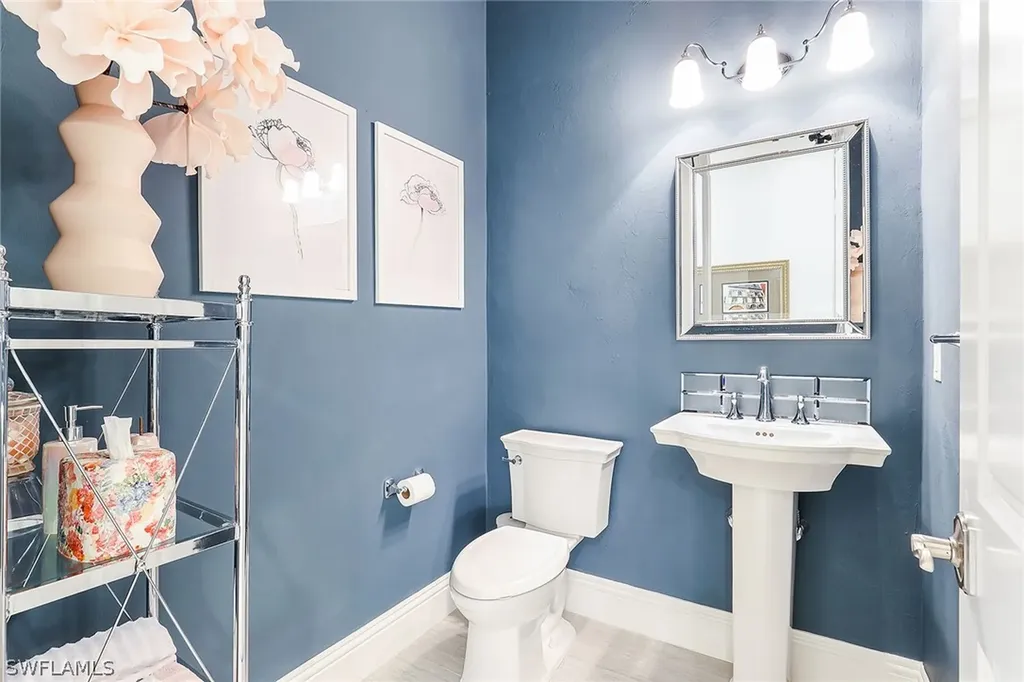 7634 Palmer Court Naples FL 34113