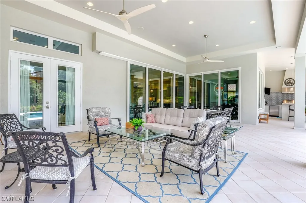 7634 Palmer Court Naples FL 34113