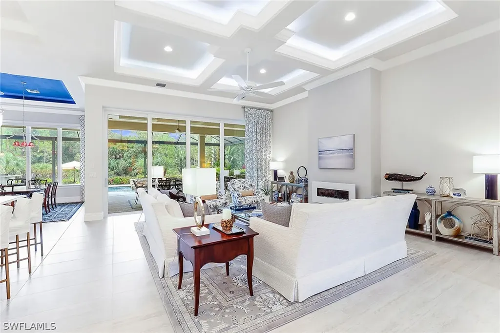 7634 Palmer Court Naples FL 34113