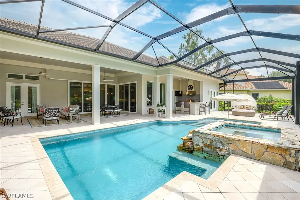 7634 Palmer Court Naples FL 34113
