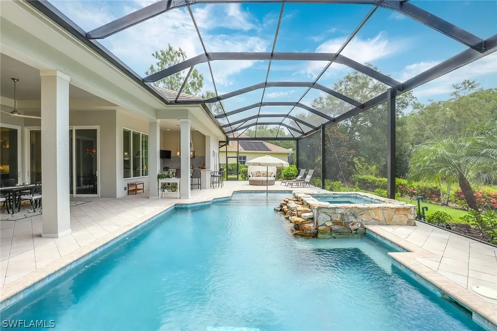 7634 Palmer Court Naples FL 34113