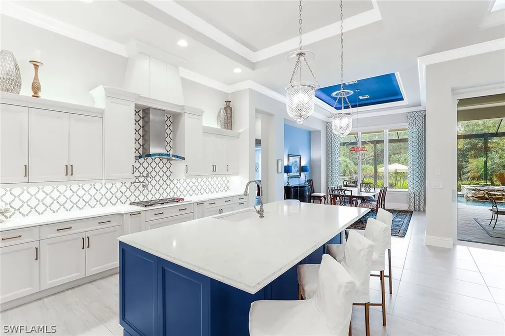 7634 Palmer Court Naples FL 34113