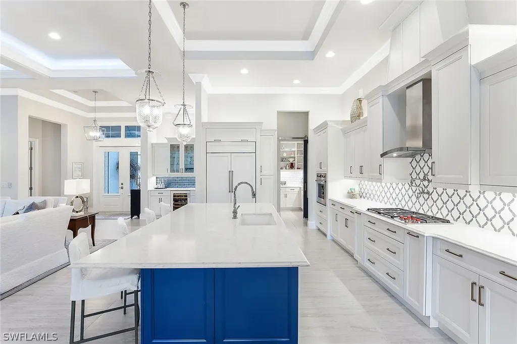 7634 Palmer Court Naples FL 34113