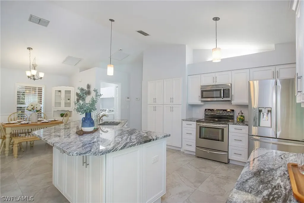2911 6th Street NW Naples FL 34120