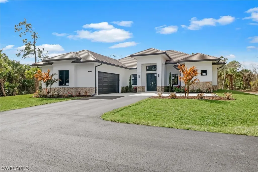 Naples FL, 161 15TH Street SW
