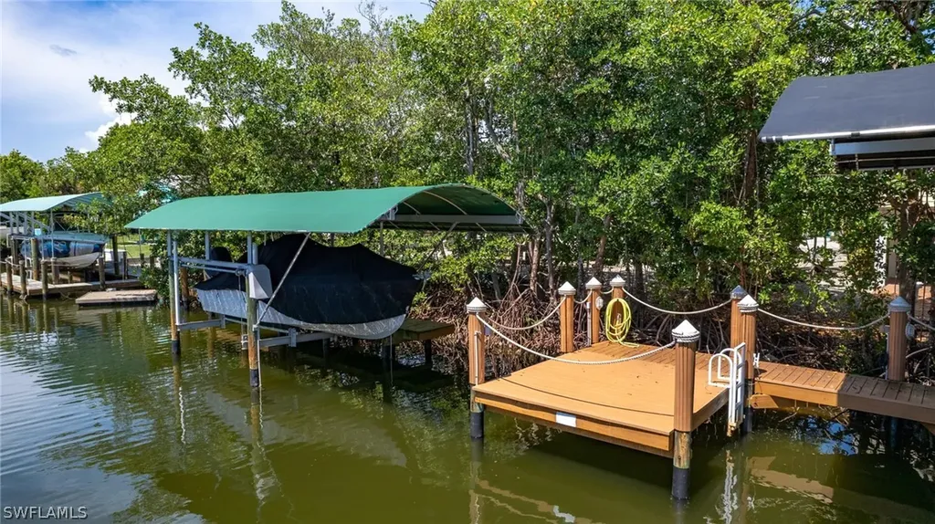 2295 Banana Street St. James City FL 33956