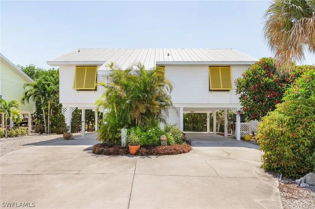 2295 Banana Street St. James City FL 33956