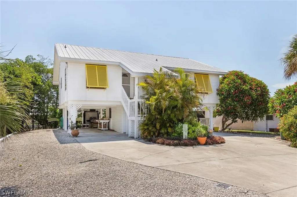 2295 Banana Street St. James City FL 33956