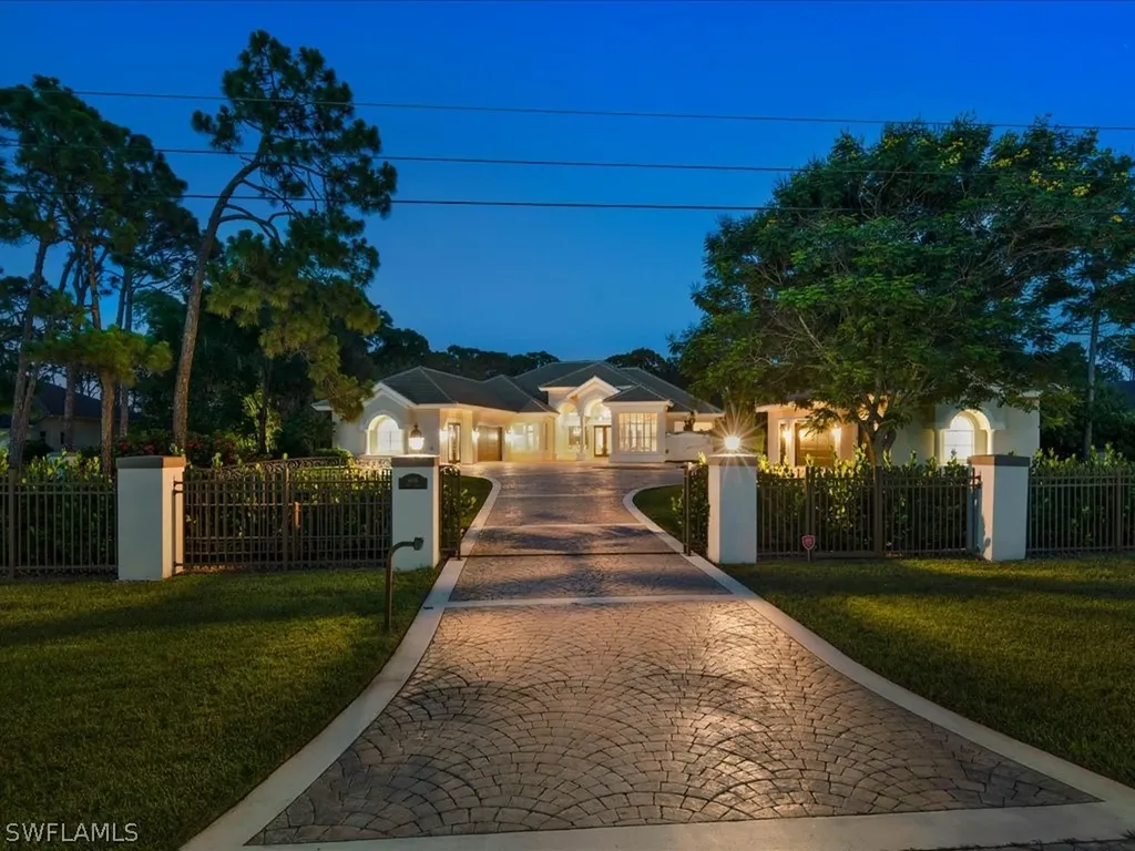 6656 Trail Boulevard Naples FL 34108