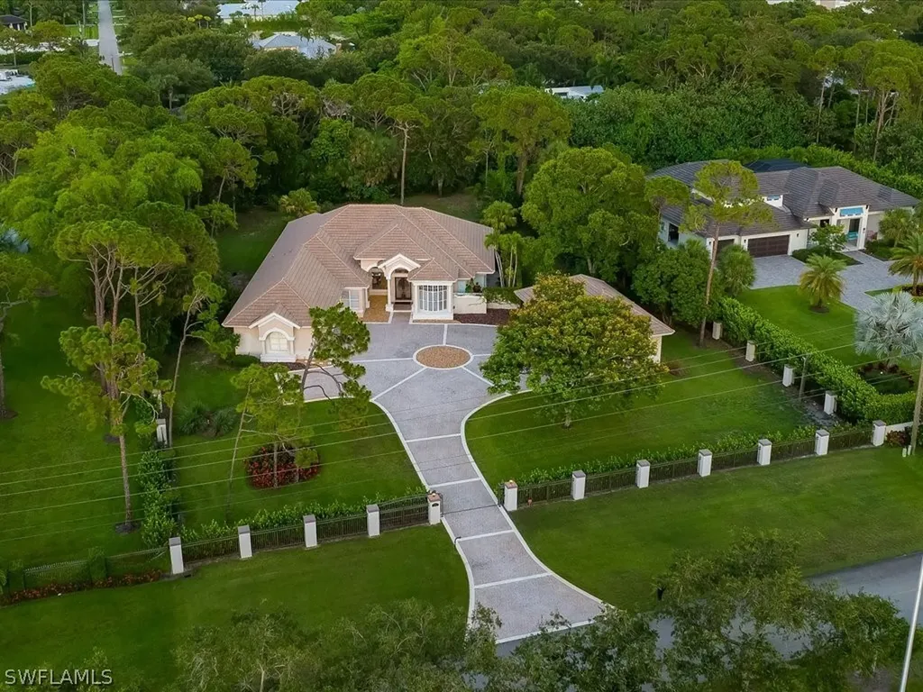 6656 Trail Boulevard Naples FL 34108