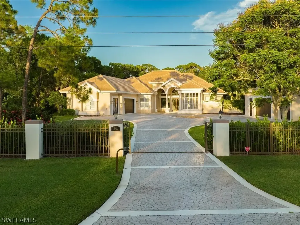 6656 Trail Boulevard Naples FL 34108