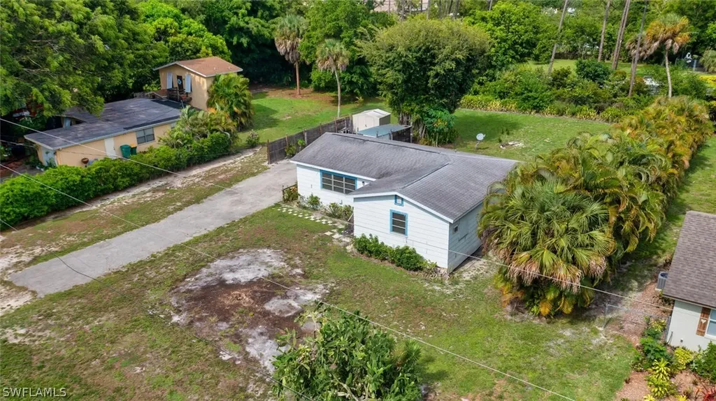 179 Esther Street Naples FL 34104