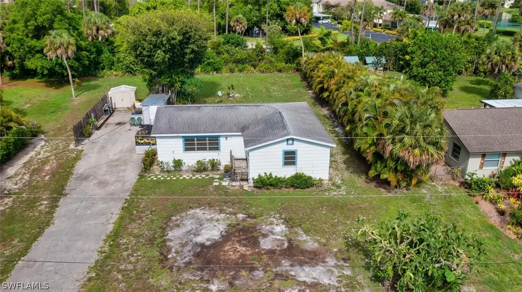 179 Esther Street Naples FL 34104