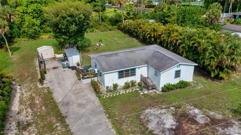 179 Esther Street Naples FL 34104